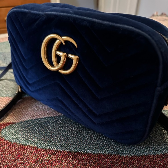 GUCCI GG MARMONT VELVET BAG - Picture 2 of 7